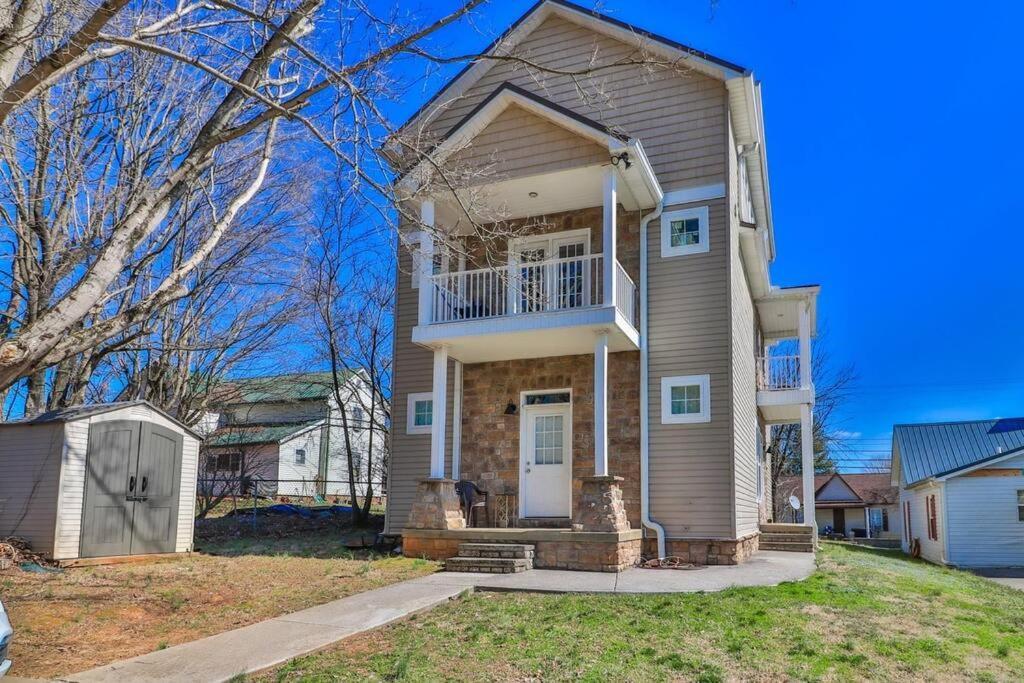 Skinny Big House In Jefferson City Exterior foto